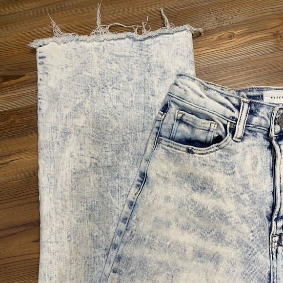 4/$16 Risen Jeans - Picture 6 of 12
